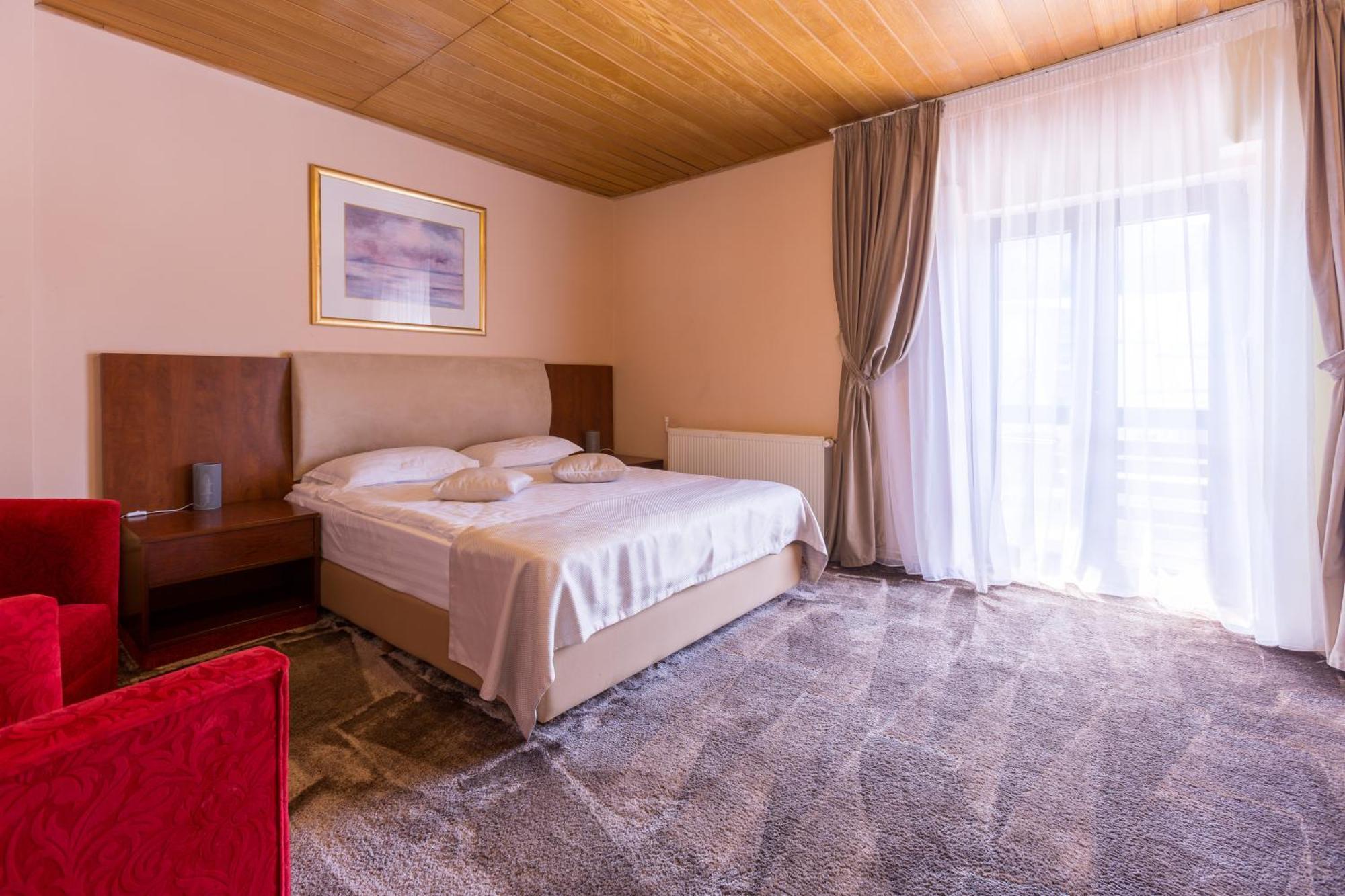 Vila Pinul Si Mesteacanul Poiana Brasov Buitenkant foto